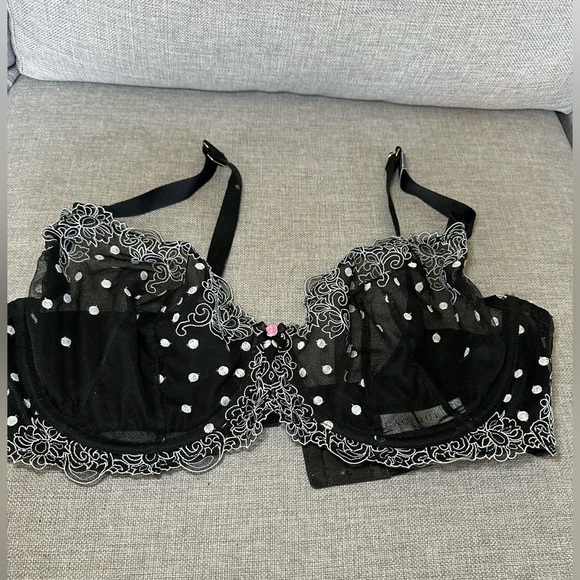 Cacique Other - Cacique Black Sheer Lace Underwire Bra with White Embroidery